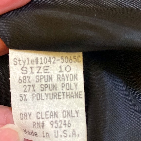 Cache’ black vintage skirt with sheer lace trim inset at the hem - Picture 6 of 6